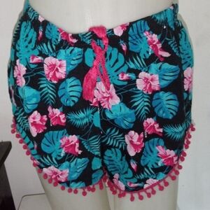 Floral Shorts with pom-pom trim size medium NEW